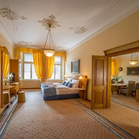 Tři Lilie Hotel