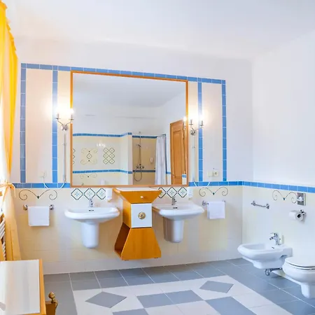 Hotel Tři Lilie 4*