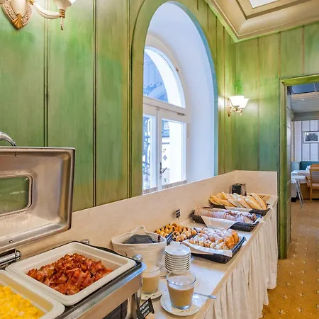 Tri Lilie Hotel 4*