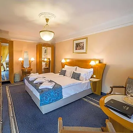 Tři Lilie Hotel 4*