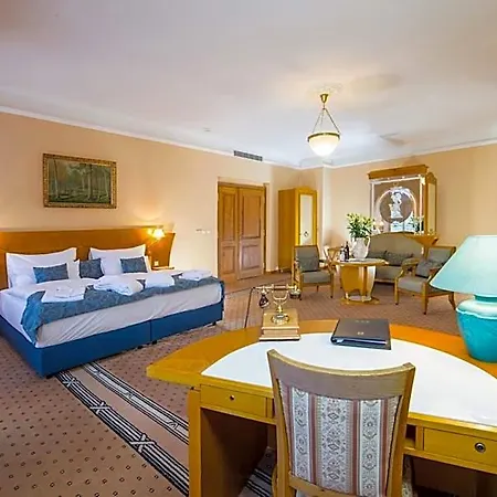 Tři Lilie Hotel