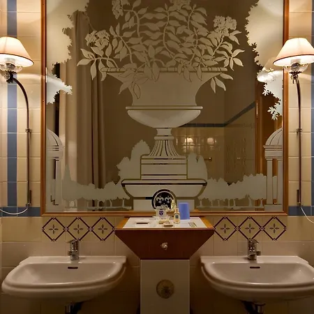 Tři Lilie Hotel 4*