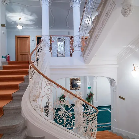 Tři Lilie Hotel