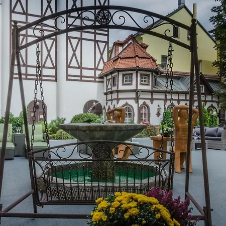 Tři Lilie Hotel 4*